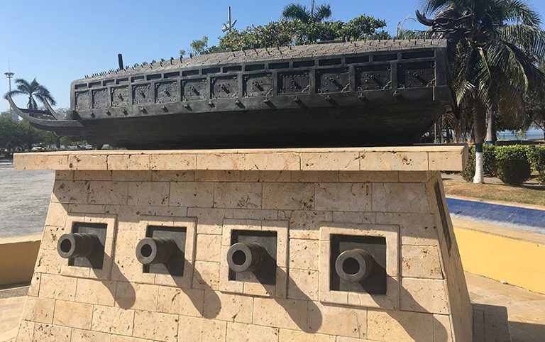 Inauguración de monumento barco tortuga en Cartagena